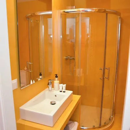 布阿卜迪勒宾馆 *